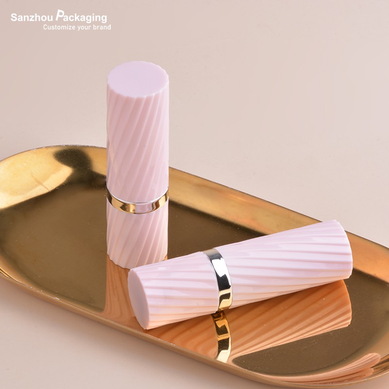 Irregular Shape Lips
